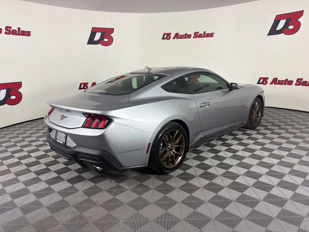 Ford Mustang photo 6