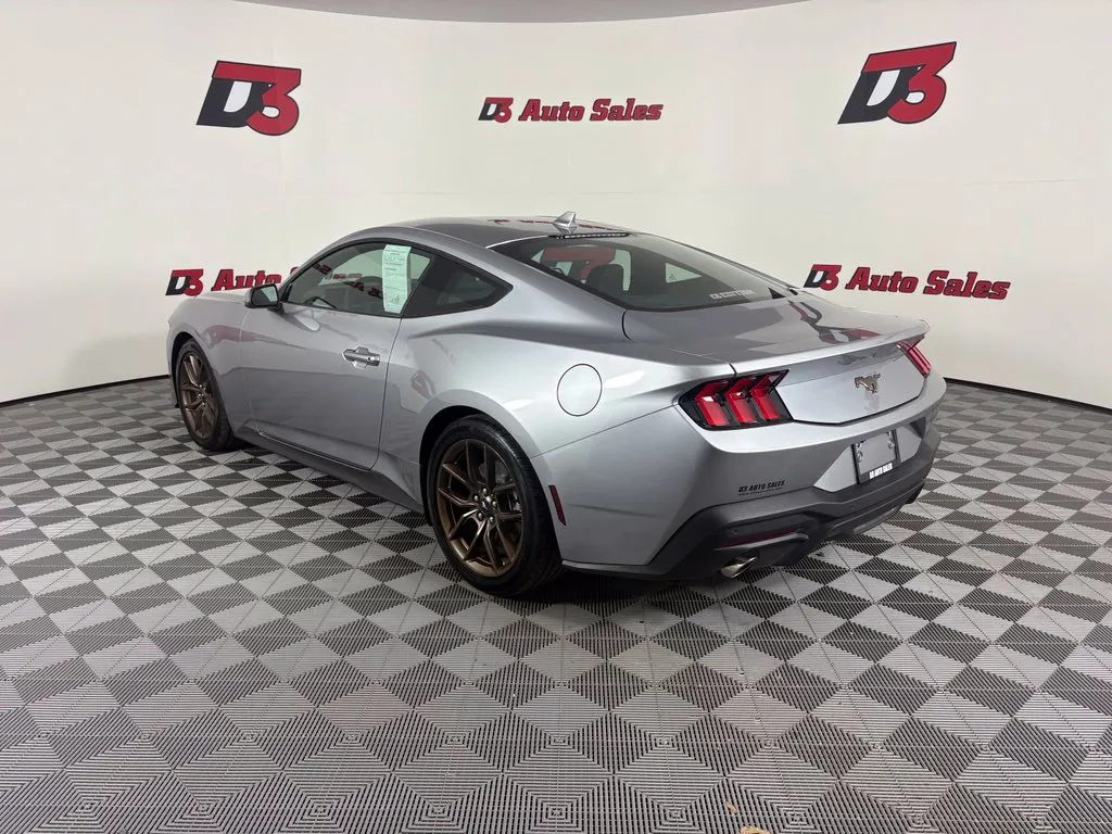 Ford Mustang photo 4