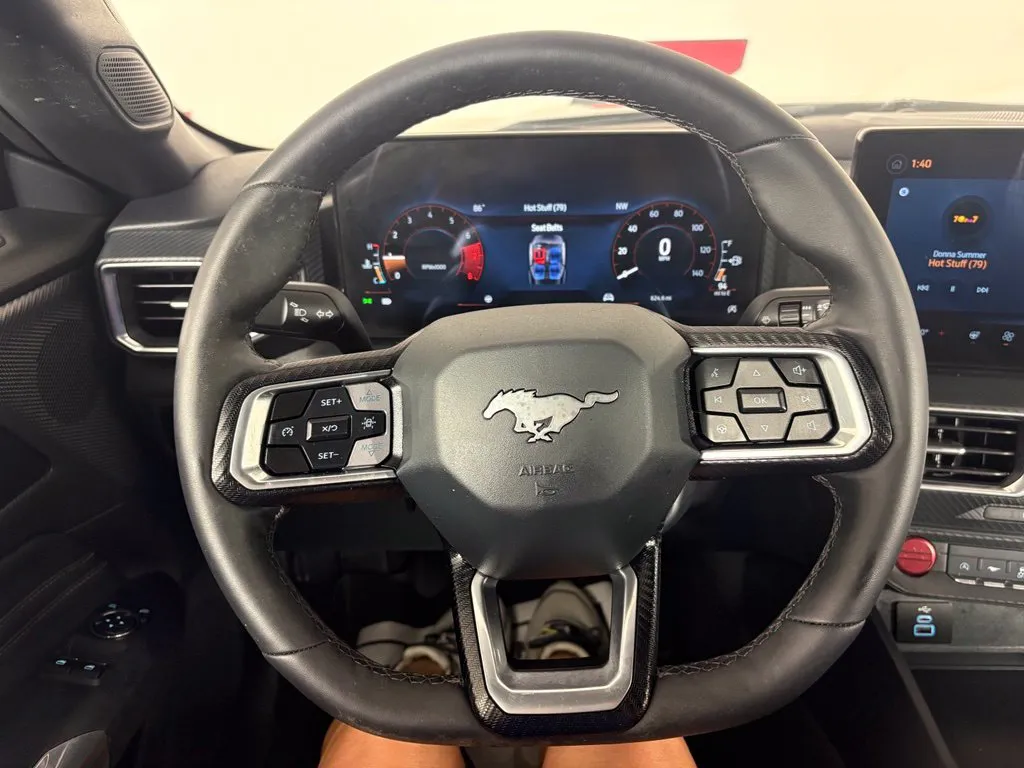 Ford Mustang photo 17
