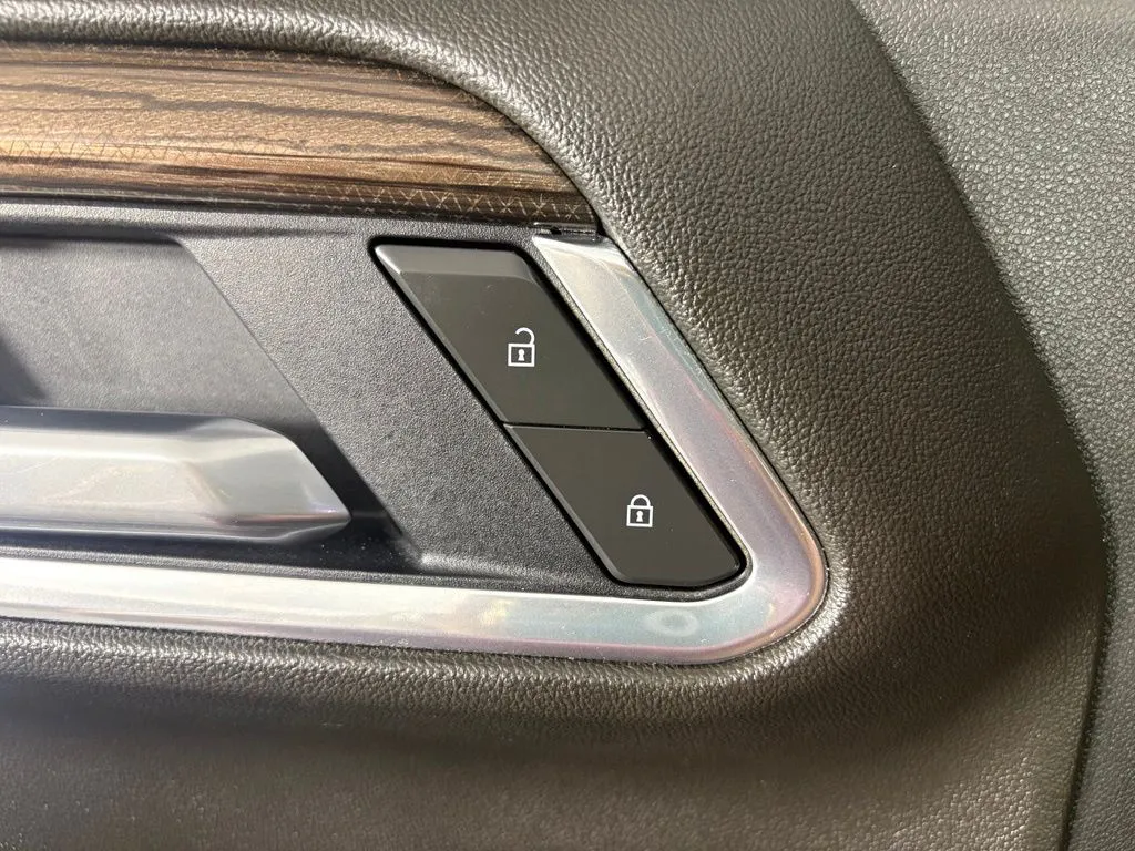 Chevrolet Silverado photo 15