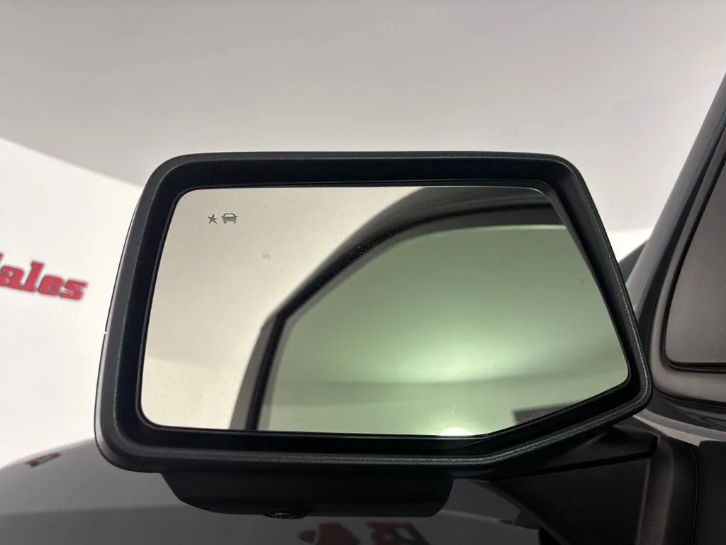 Chevrolet Silverado photo 18
