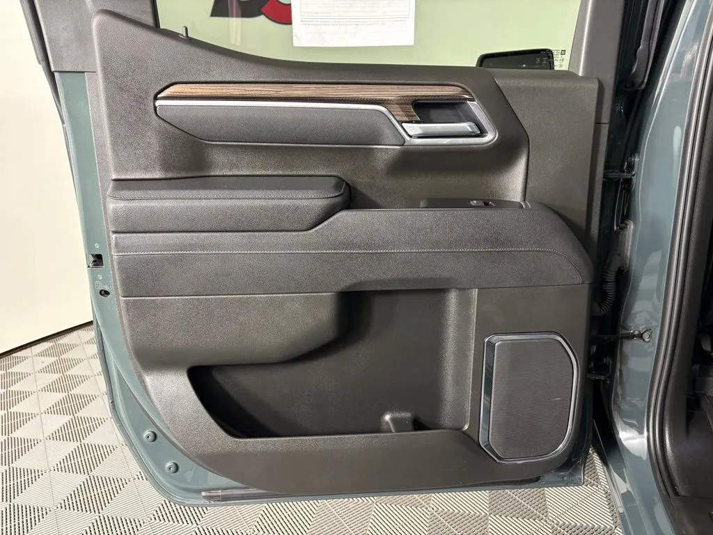 Chevrolet Silverado photo 44