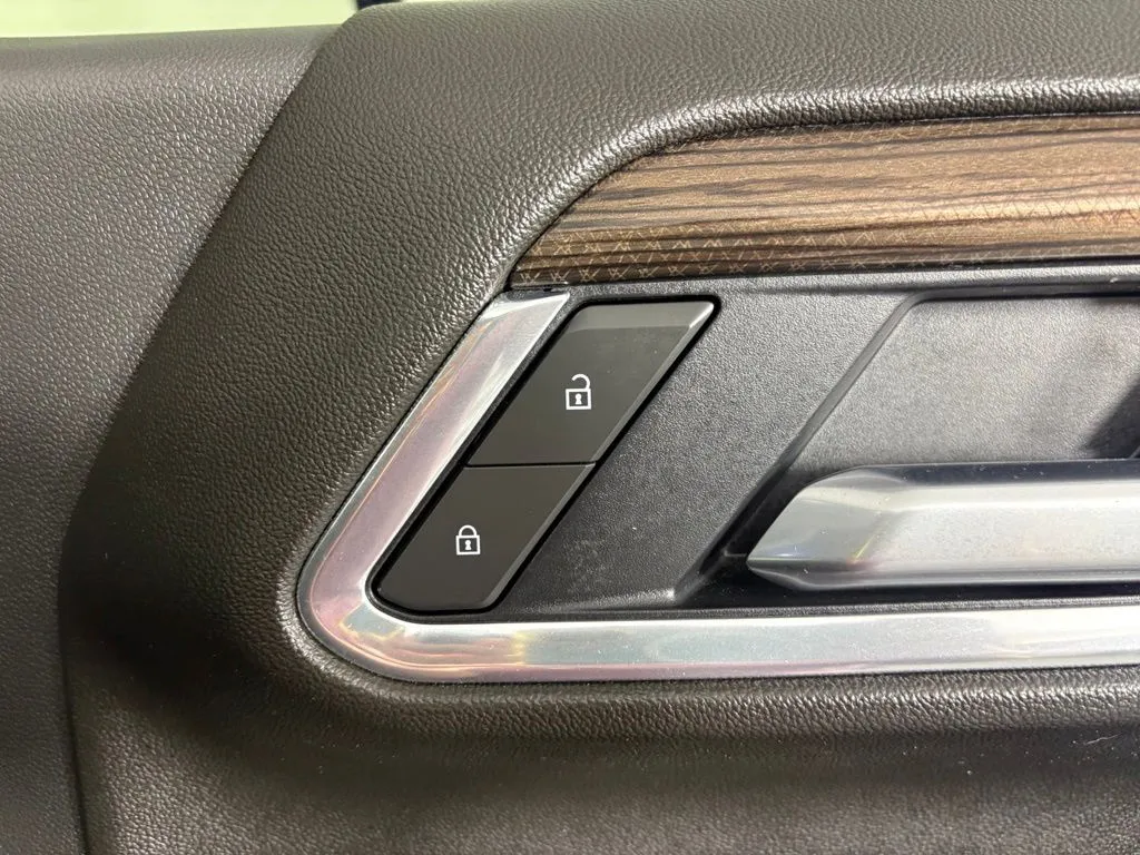 Chevrolet Silverado photo 39
