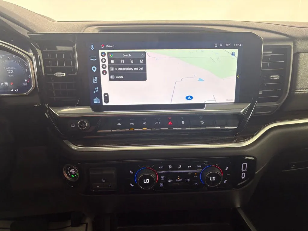 Chevrolet Silverado photo 24