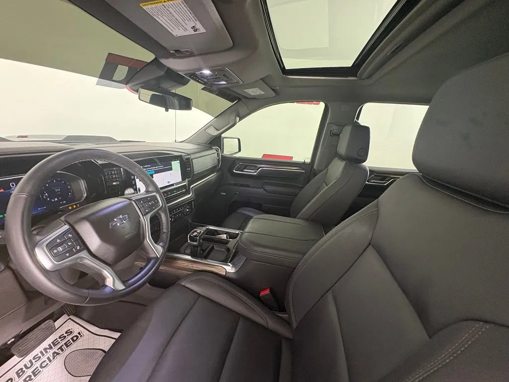 Chevrolet Silverado photo 12