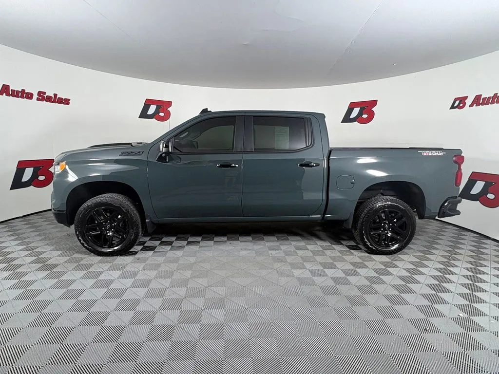 Chevrolet Silverado photo 3