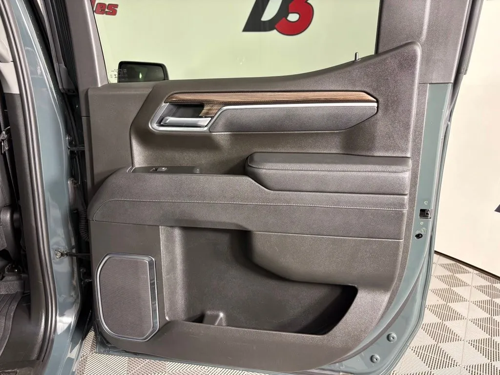Chevrolet Silverado photo 48