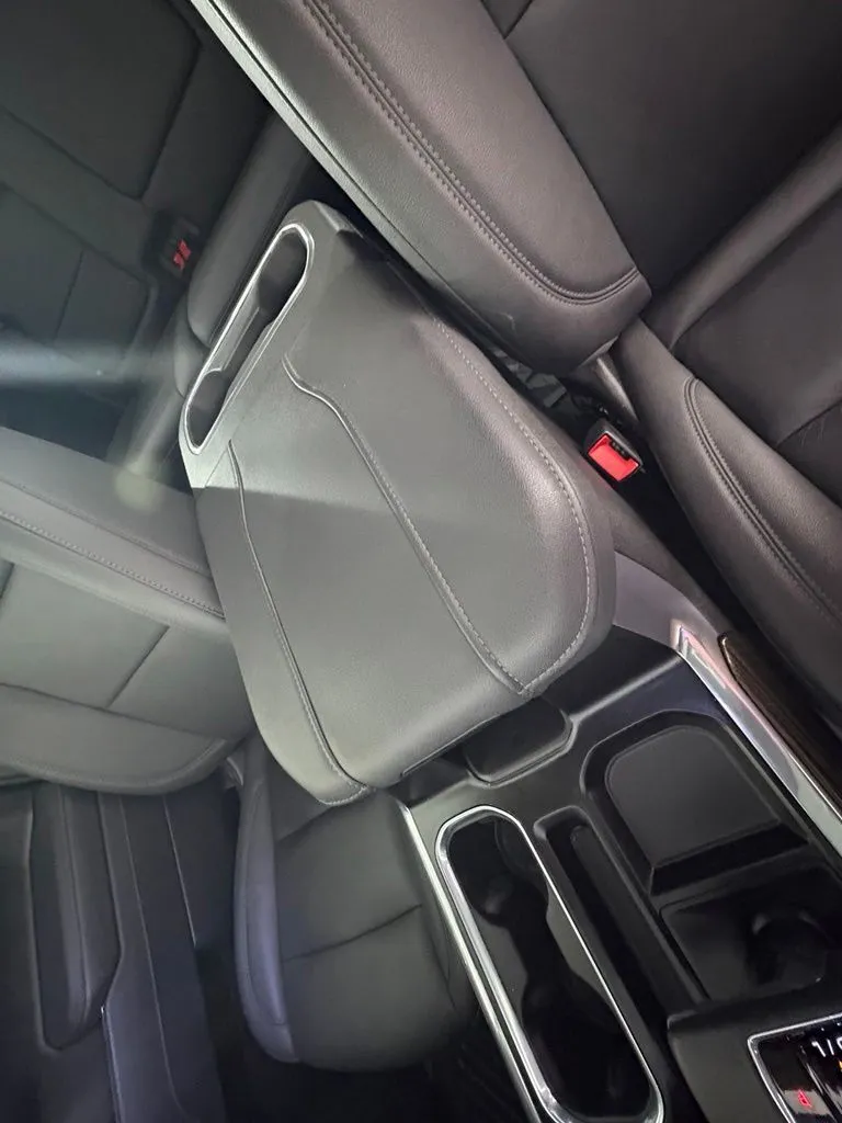 Chevrolet Silverado photo 32
