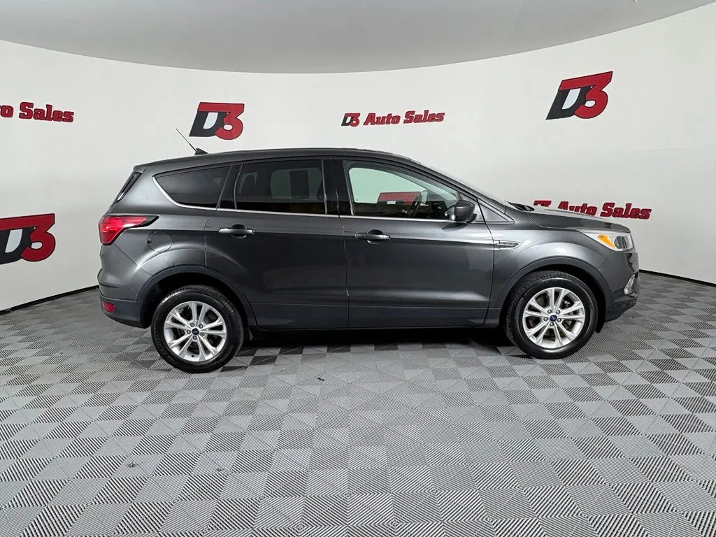 Ford Escape photo 7