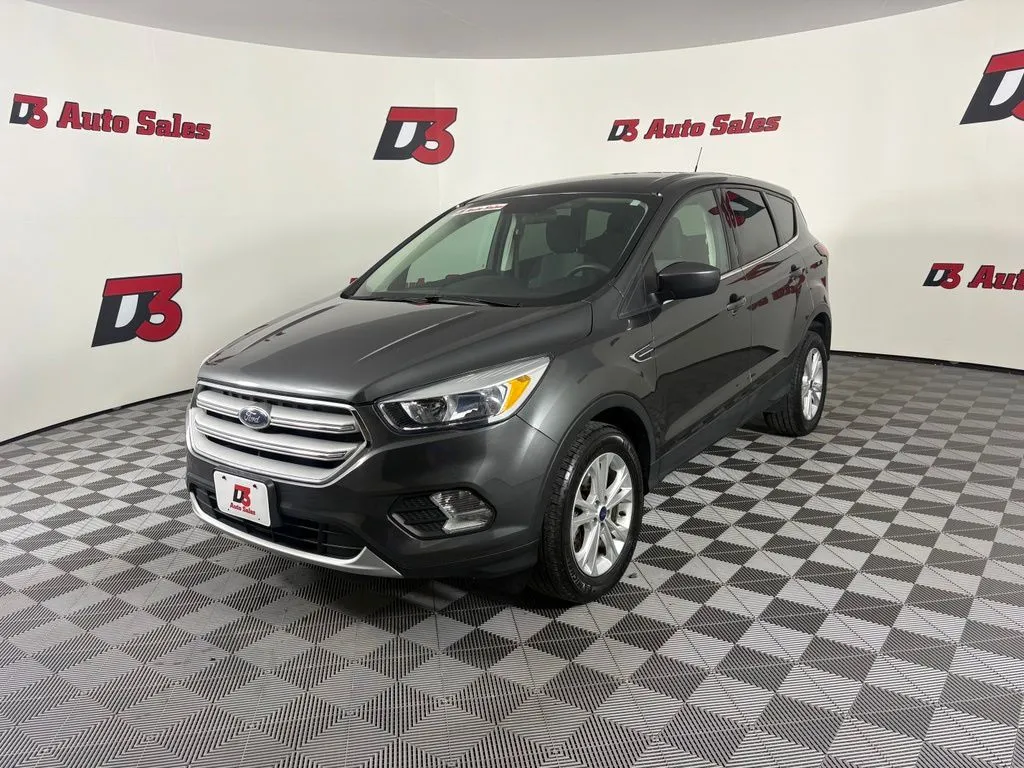 Used 2019 Ford Escape SE with VIN 1FMCU9GD9KUA24867 for sale in Des Arc, AR