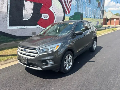 Photos of 2019 Ford Escape SE for sale in Des Arc, AR at D3 Auto Sales - Des Arc, AR
