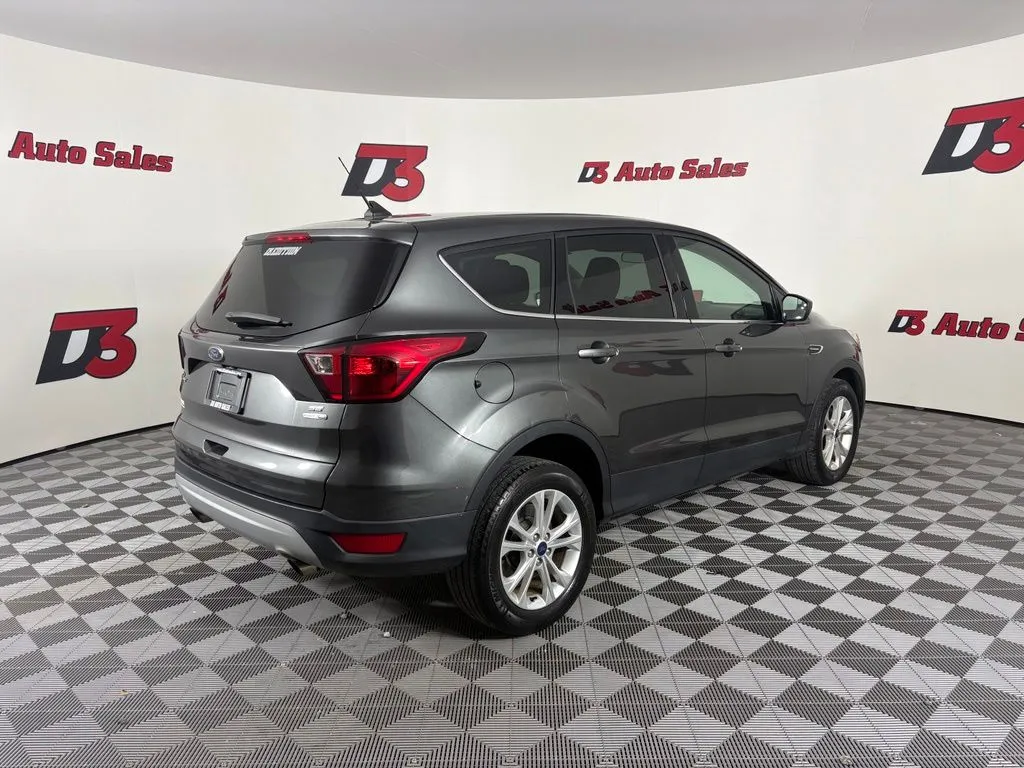 Ford Escape photo 6