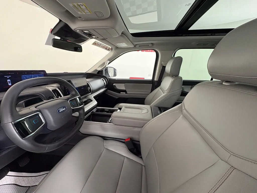 Ford Expedition photo 11
