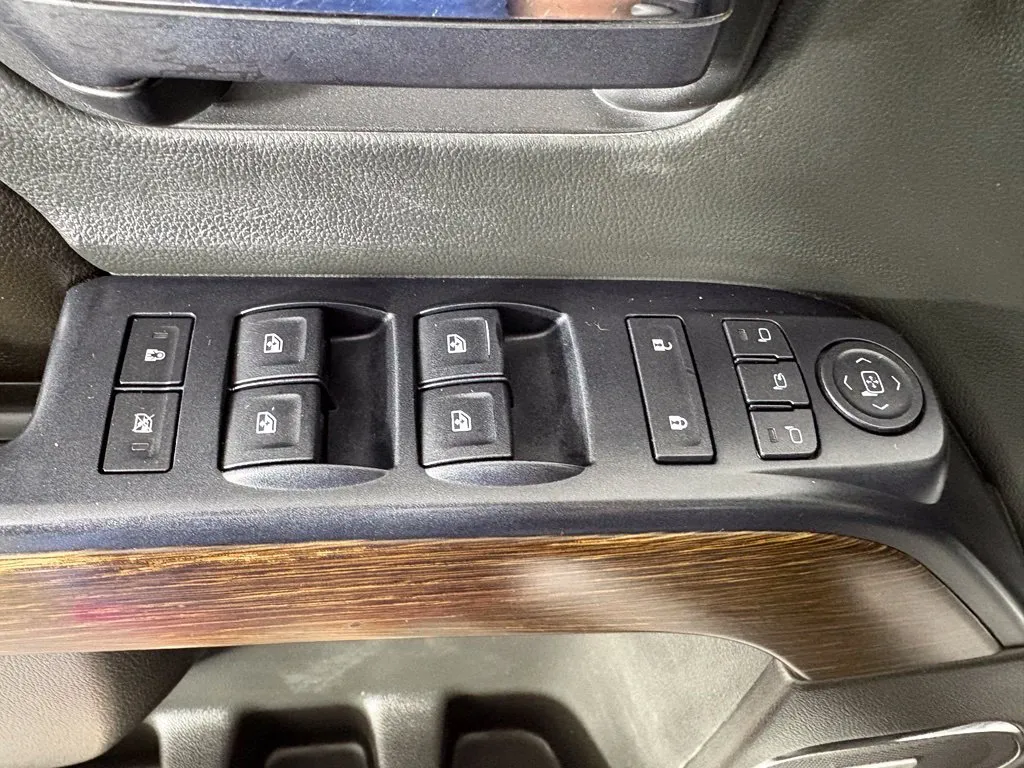 GMC Sierra photo 14