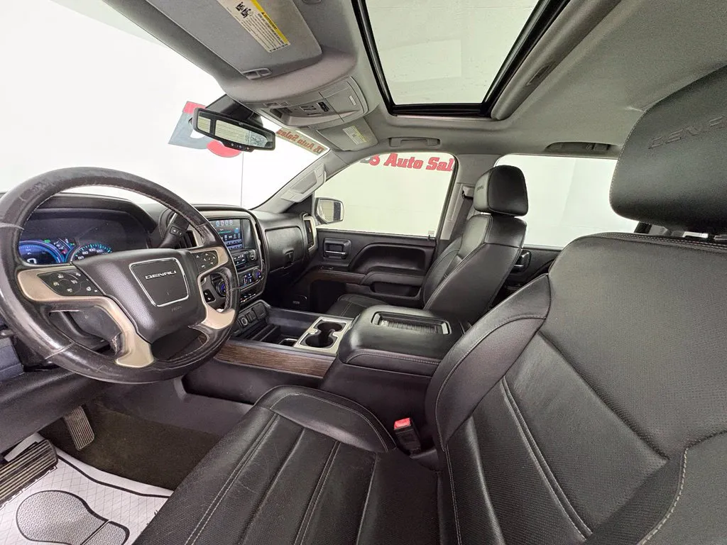 GMC Sierra photo 10