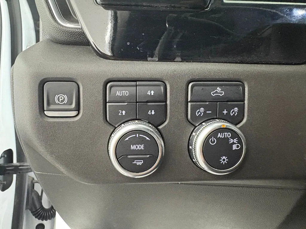 GMC Sierra photo 16