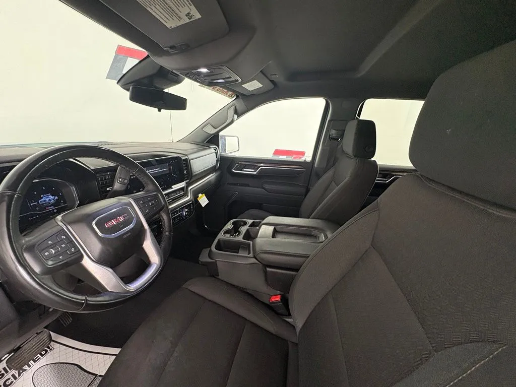 GMC Sierra photo 11