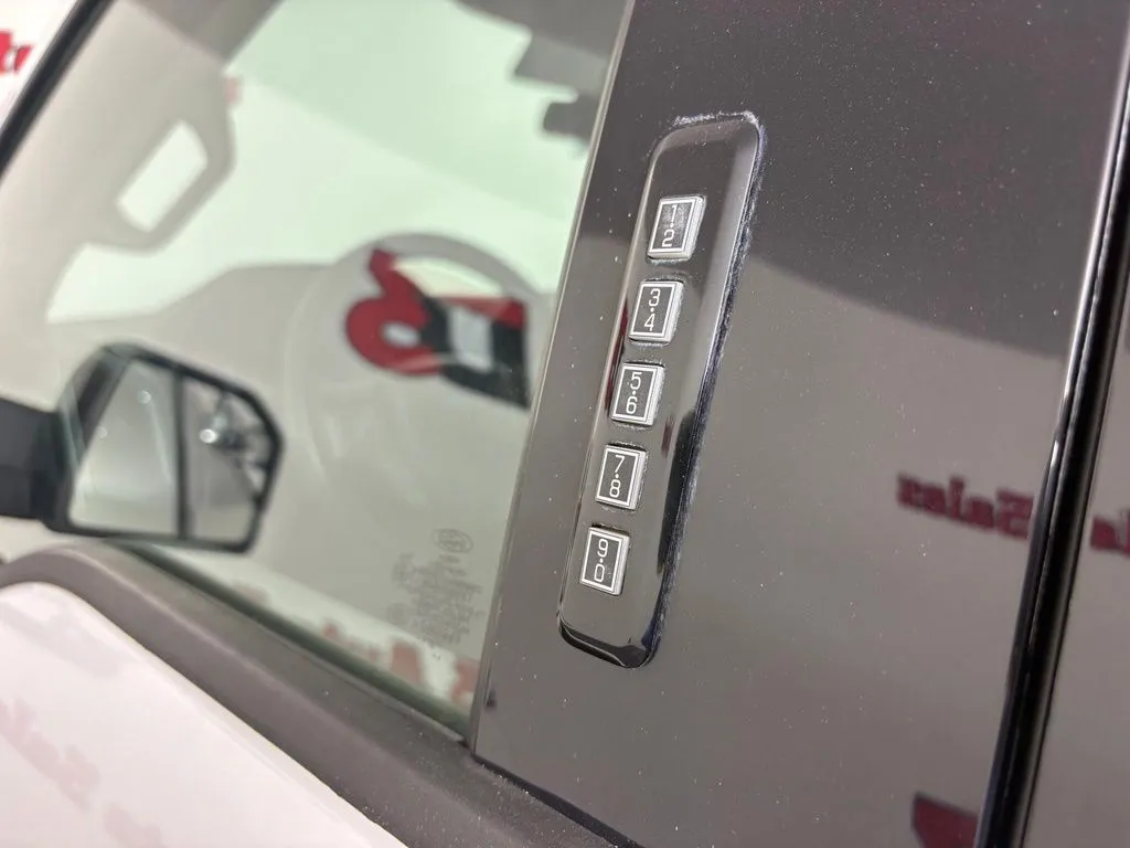Ford F-150 photo 12