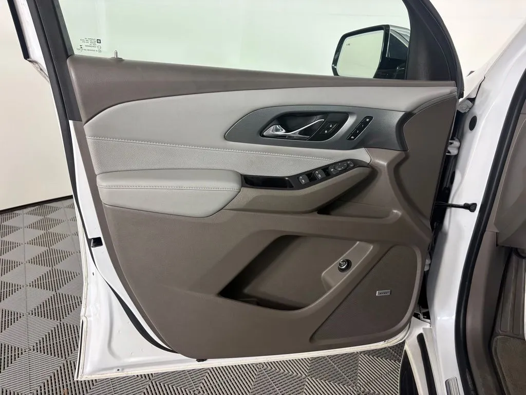 Chevrolet Traverse photo 12