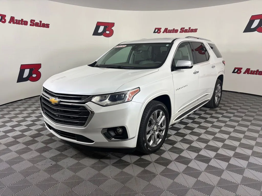 Chevrolet Traverse photo 2