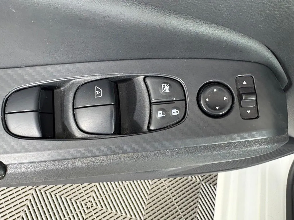 Nissan Altima photo 14
