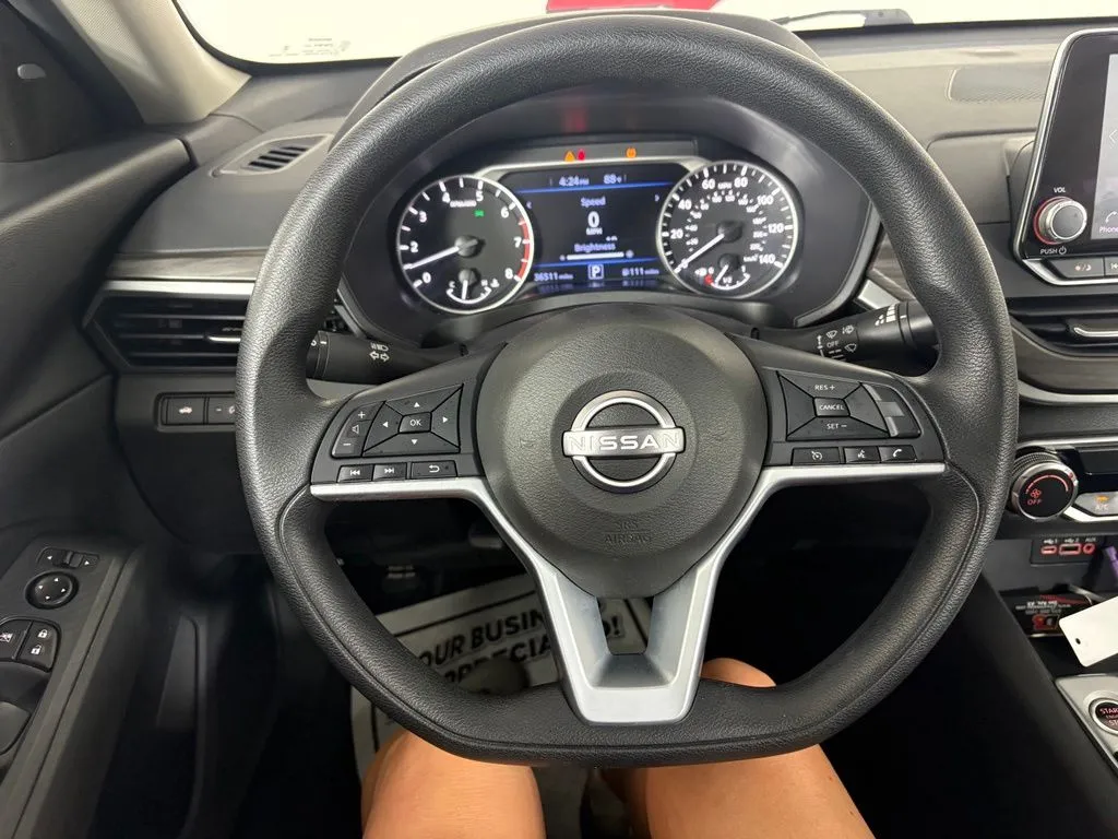 Nissan Altima photo 16