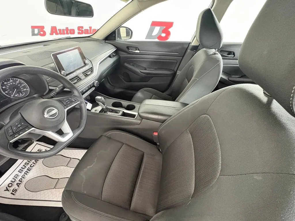 Nissan Altima photo 10