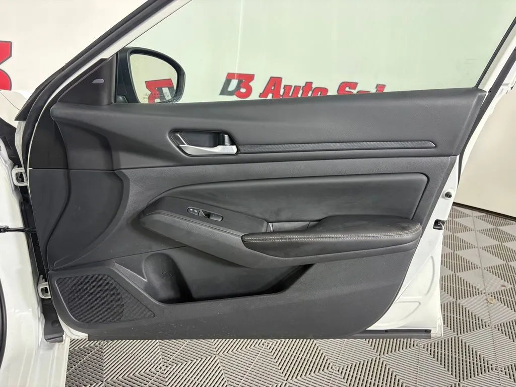 Nissan Altima photo 30
