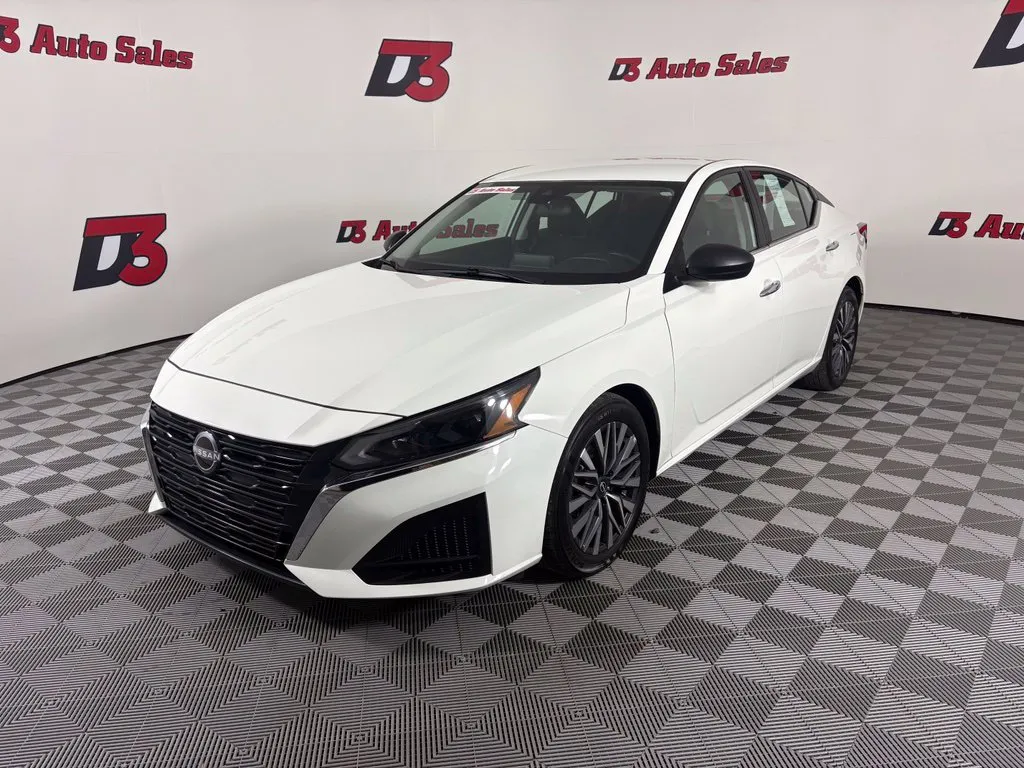 Used 2025 Nissan Altima SV with VIN 1N4BL4DV1SN363917 for sale in Des Arc, AR