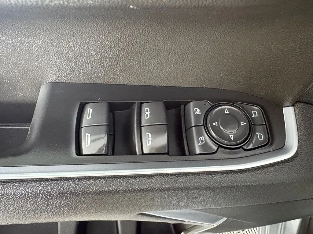 GMC Sierra photo 16