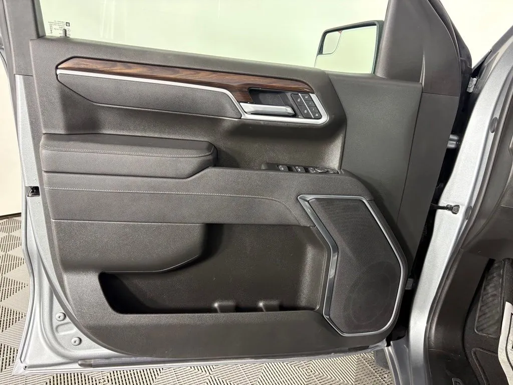 GMC Sierra photo 14