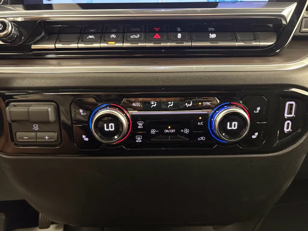 GMC Sierra photo 25