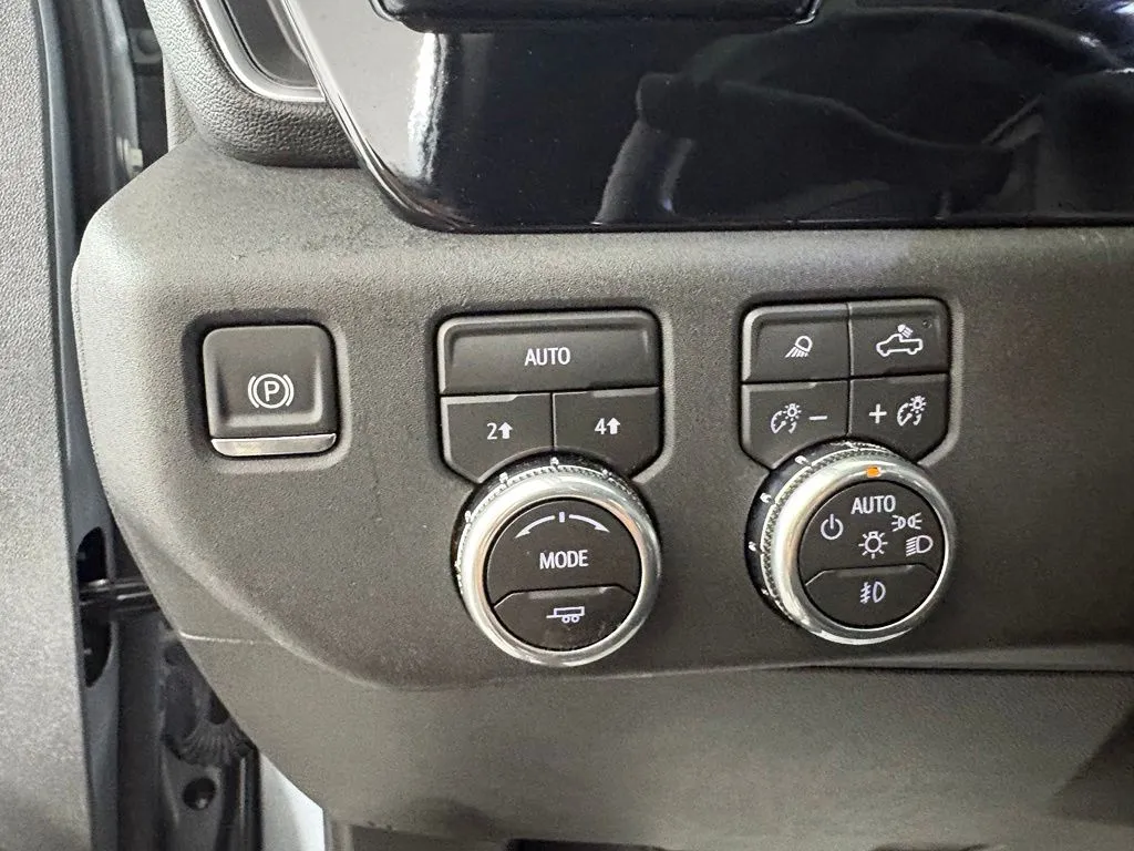 GMC Sierra photo 17