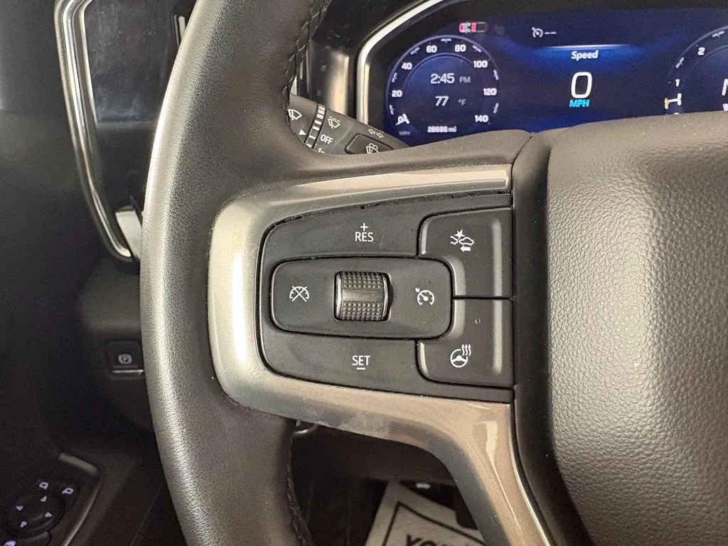 Chevrolet Silverado photo 17