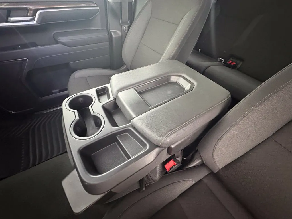 Chevrolet Silverado photo 28