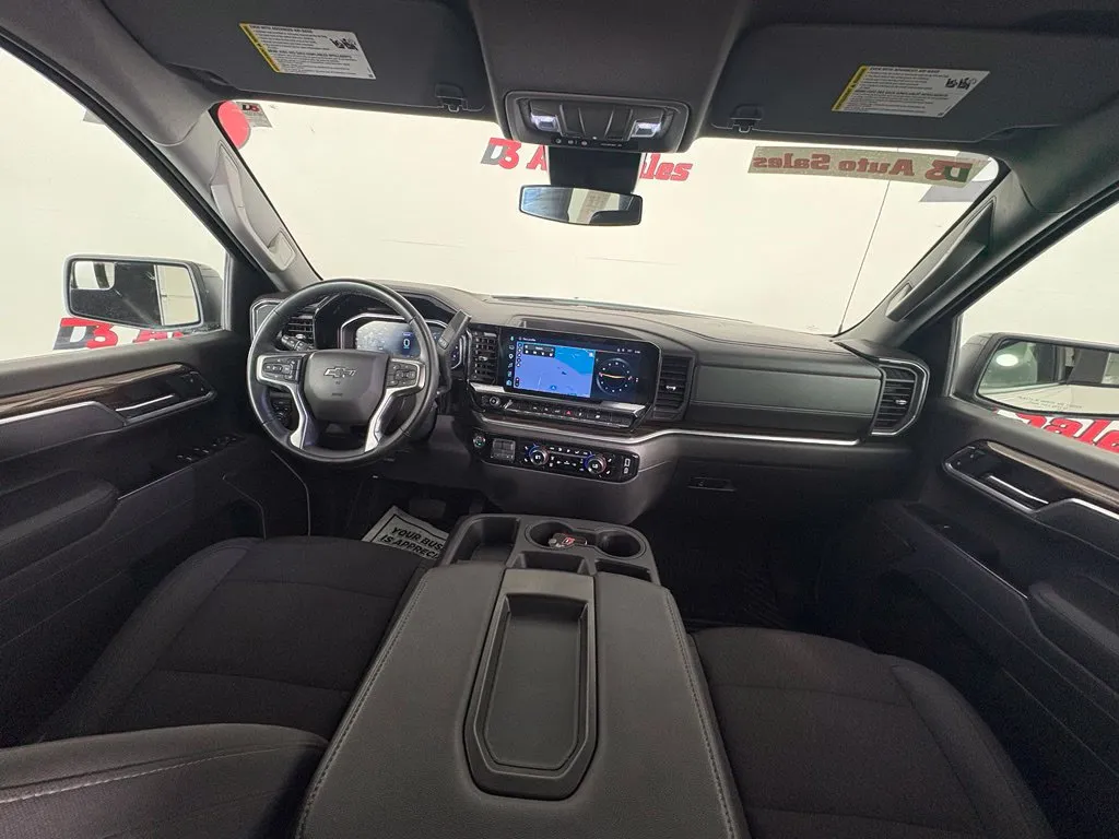 Chevrolet Silverado photo 35