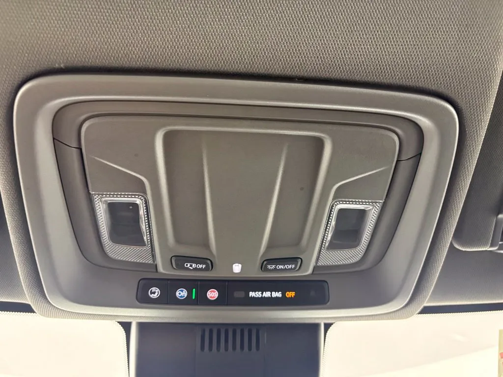 Chevrolet Silverado photo 27