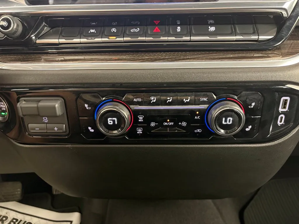 Chevrolet Silverado photo 24