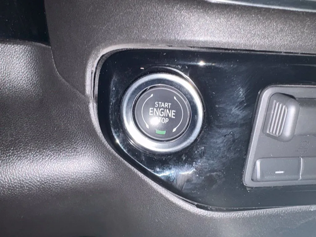 Chevrolet Silverado photo 25