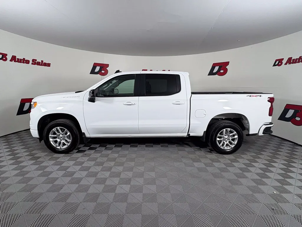 Chevrolet Silverado photo 3