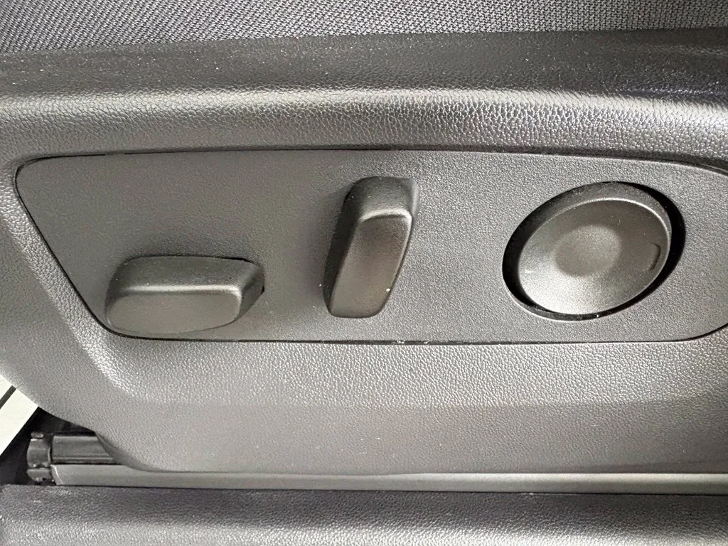 Chevrolet Silverado photo 11