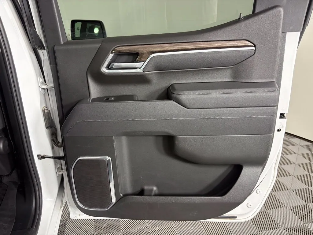 Chevrolet Silverado photo 41
