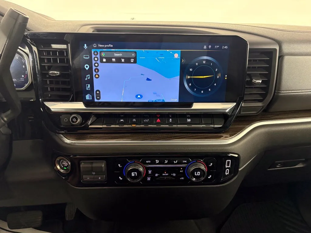 Chevrolet Silverado photo 21
