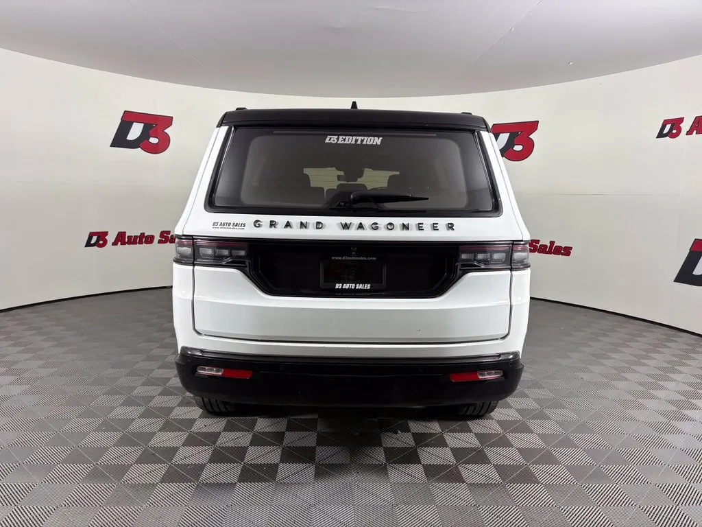 Jeep Grand Wagoneer photo 5