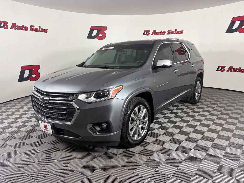 Chevrolet Traverse photo 2