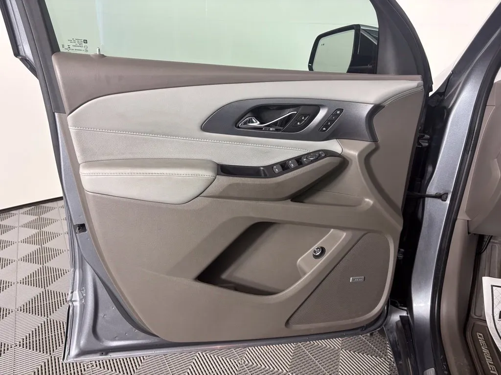 Chevrolet Traverse photo 12