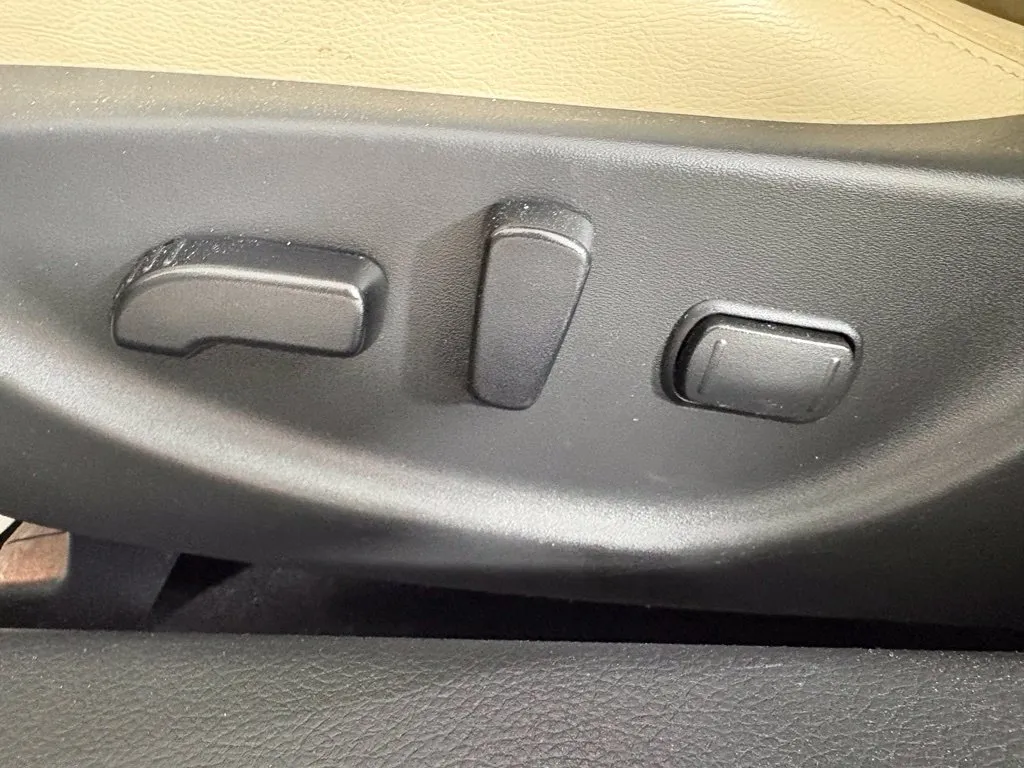 Nissan Maxima photo 11