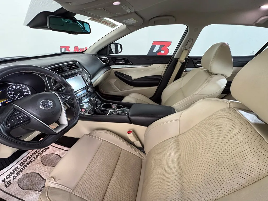 Nissan Maxima photo 10