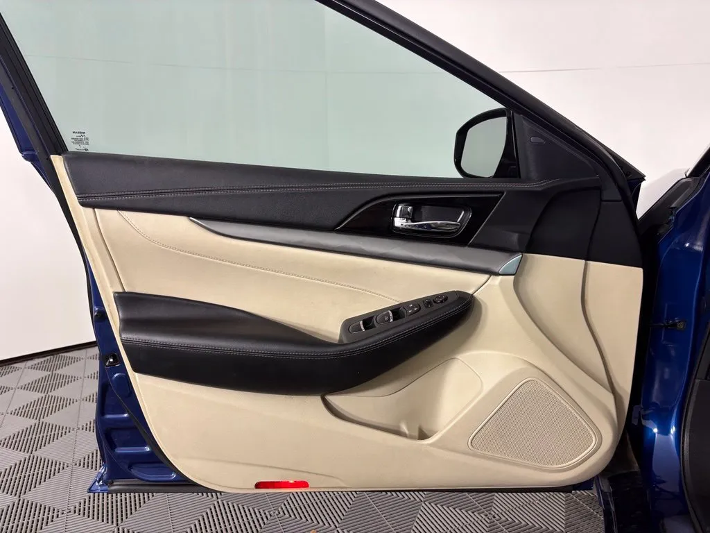 Nissan Maxima photo 12