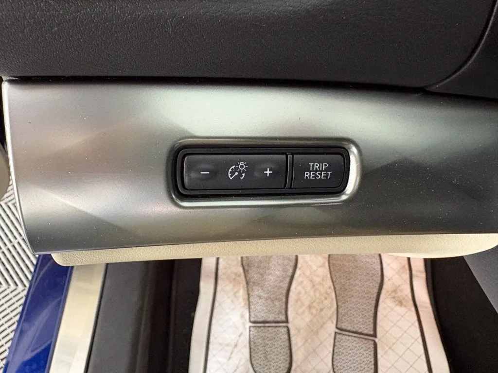 Nissan Maxima photo 15